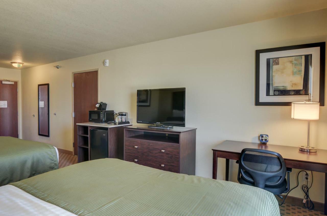 Cobblestone Inn & Suites-Kersey Exterior photo