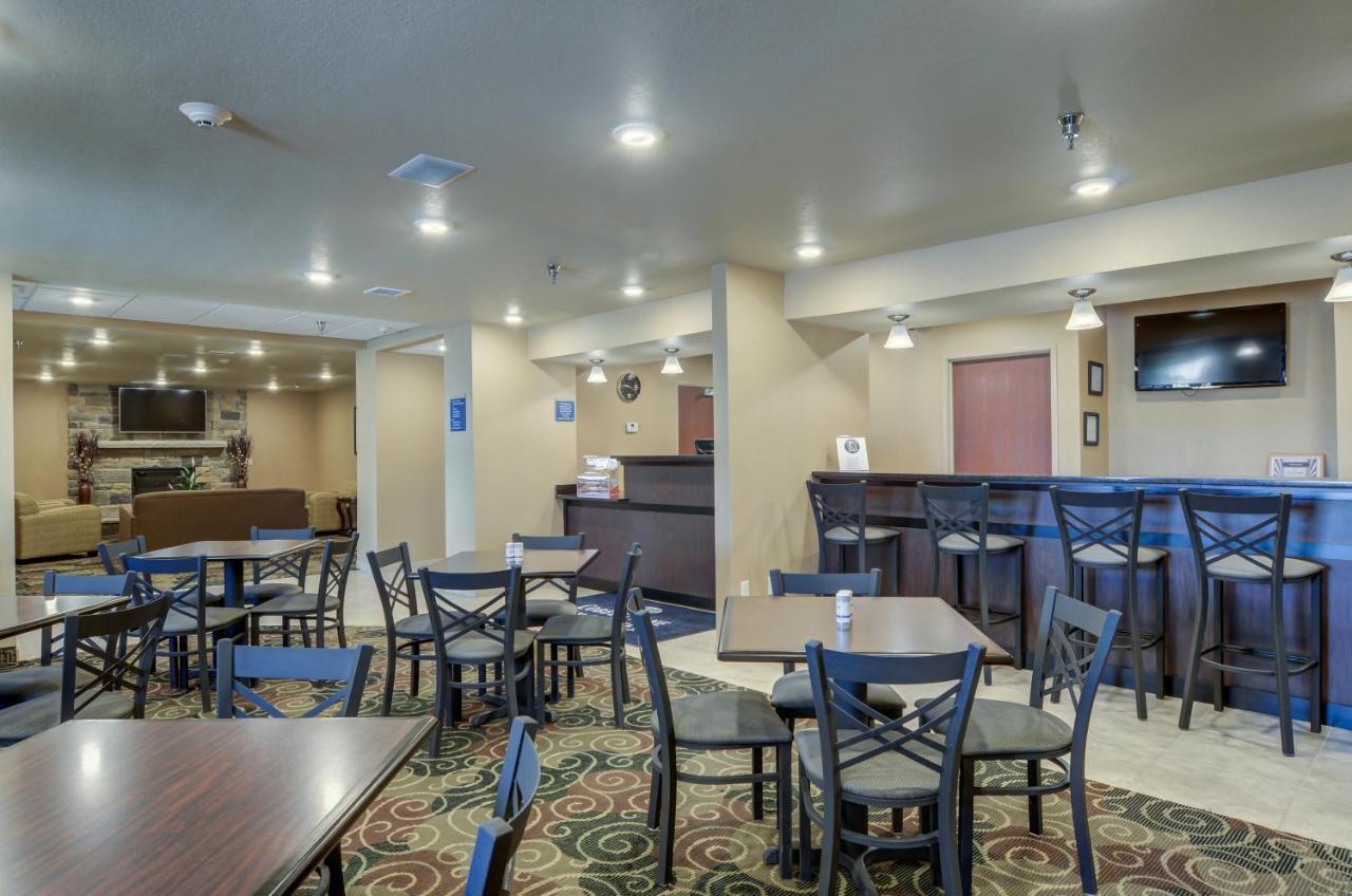Cobblestone Inn & Suites-Kersey Exterior photo