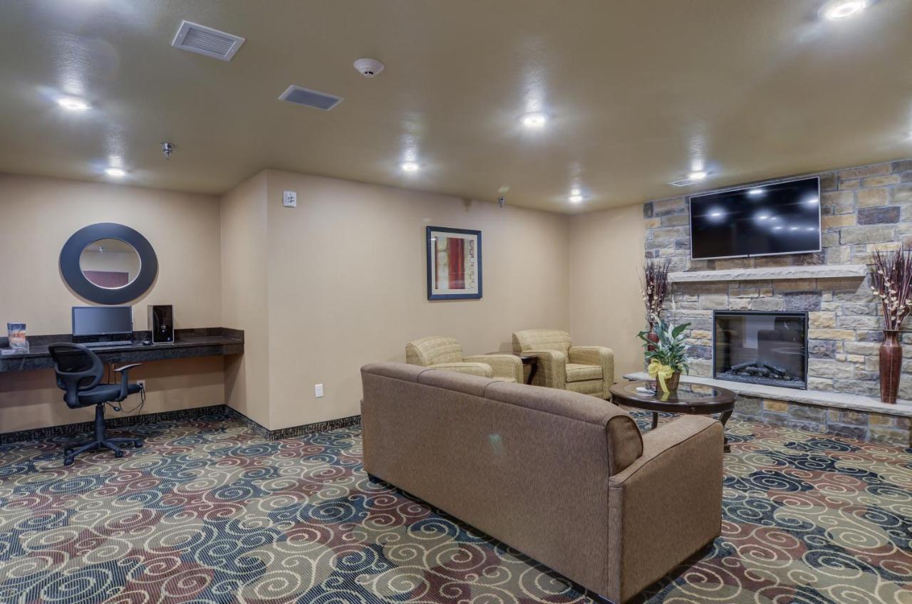 Cobblestone Inn & Suites-Kersey Exterior photo